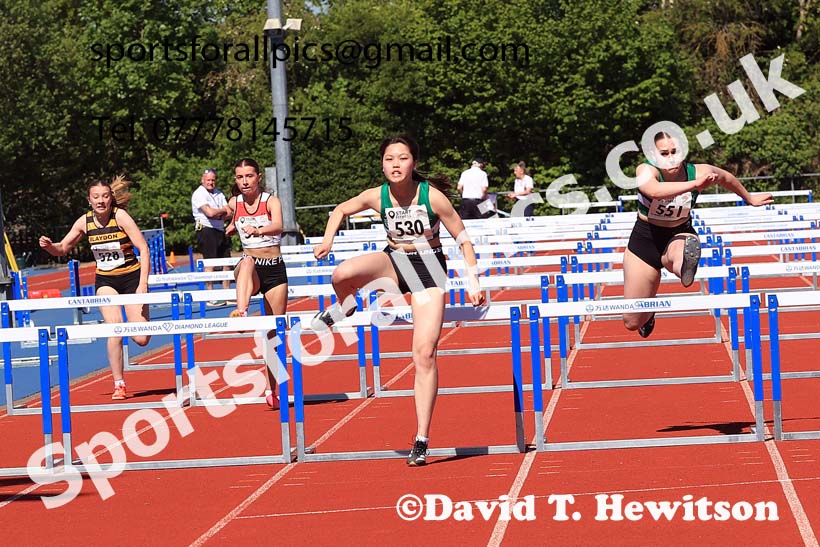 Womens under-17s hurdles, 2025 North Eastern Track and Field Champs., Shildon, County Durham. Photo: David T. Hewitson/Sports for All Pics